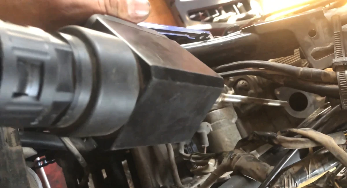 Bắn đá khô vệ sinh buồng đốt Exciter 150