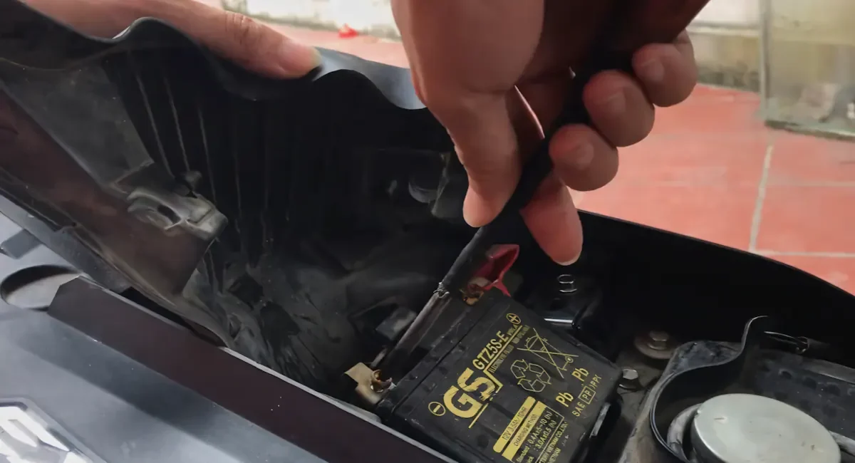Cách lắp bình ắc quy xe exciter 150