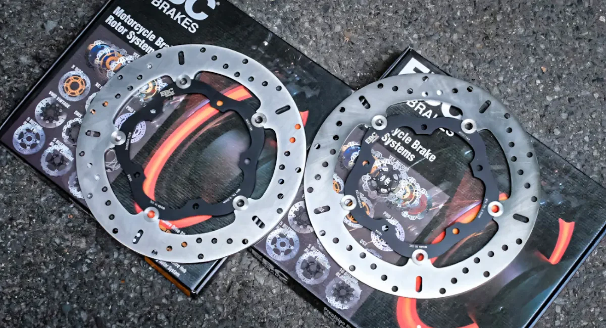 Đĩa thắng sau Light Racing