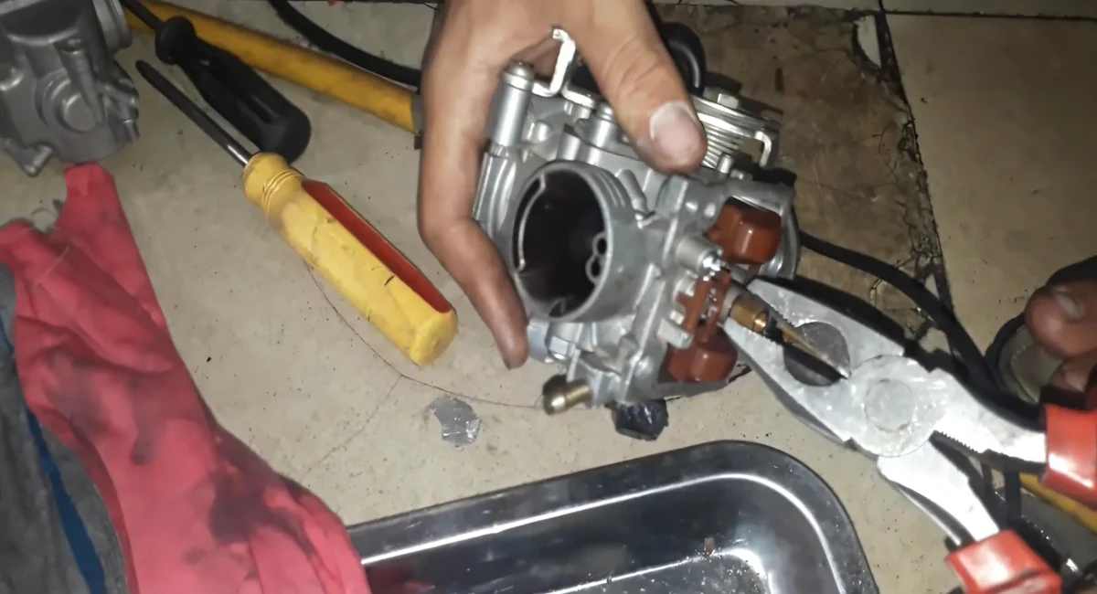 Lưu ý khi đi phục hồi bình xăng con exciter 135