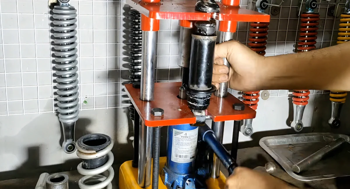 Phục Hồi Phuộc Sau Exciter 150 Giá Bao Nhiêu Là Hợp Lý