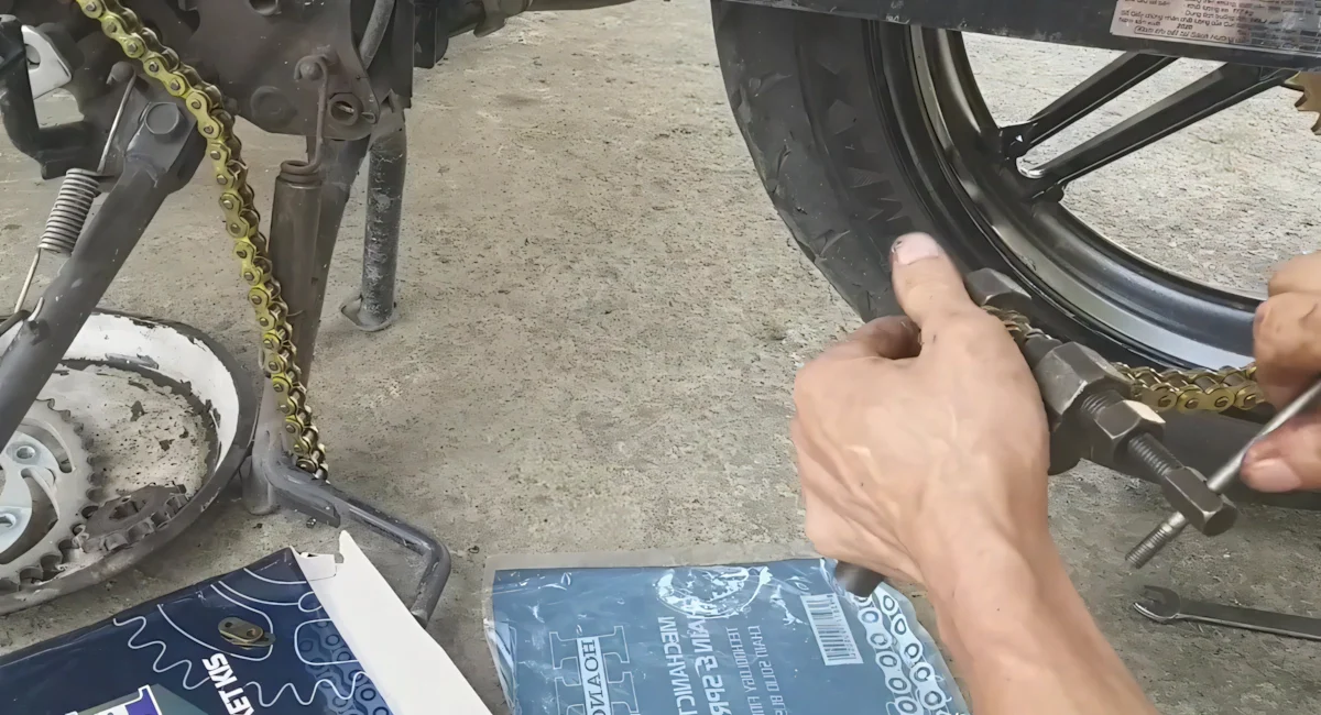 Quy trình lắp nhông sên dĩa exciter 150