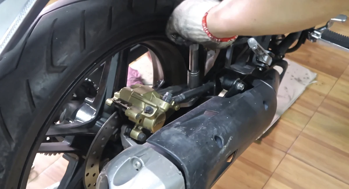 Quy trình tháo nhông sên dĩa exciter 150